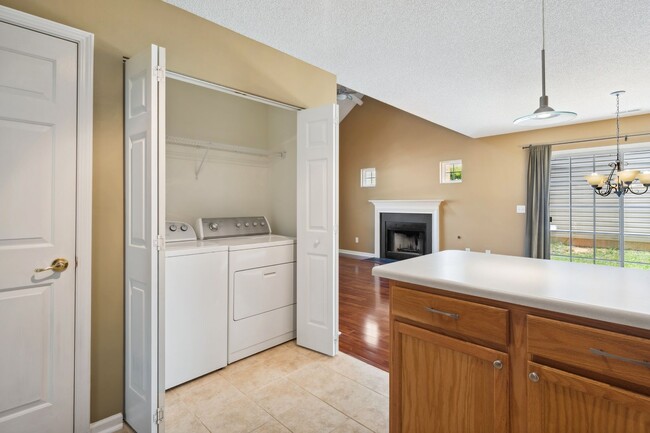 Building Photo - Available Now! 3-bedroom home with off str...