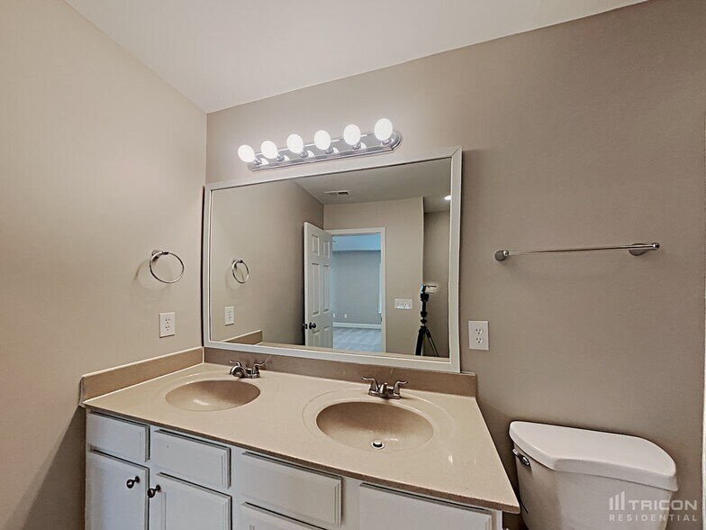 Building Photo - 113 Smart Ct