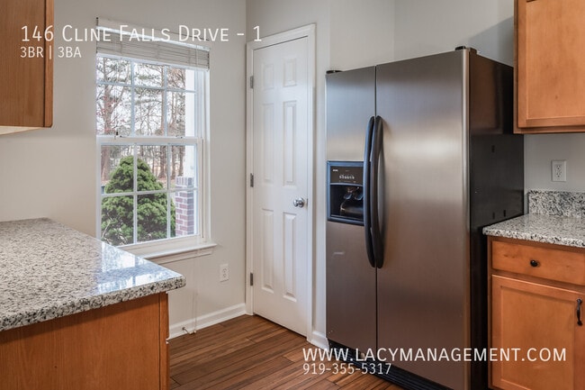 Building Photo - 146 Cline Falls Dr