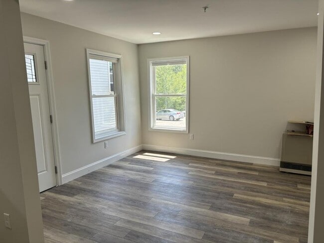 Building Photo - 39 High St