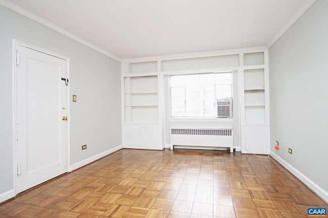 Building Photo - 32 University Cir