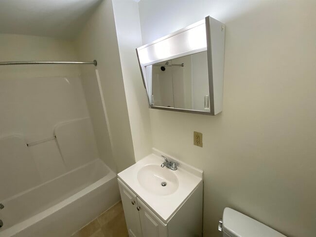 Building Photo - 53 Walker St