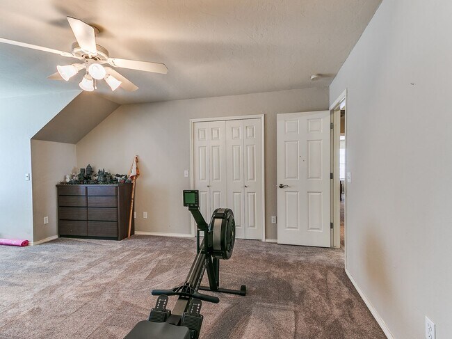 Building Photo - Large 4-Bedroom Home in Edmond Schools