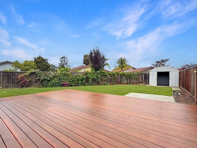 Building Photo - 5935 Woodbine Pl