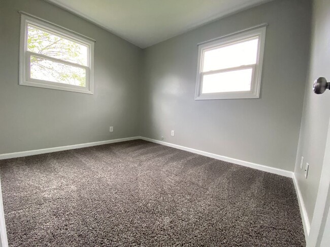 Building Photo - 2429 Bellfield St