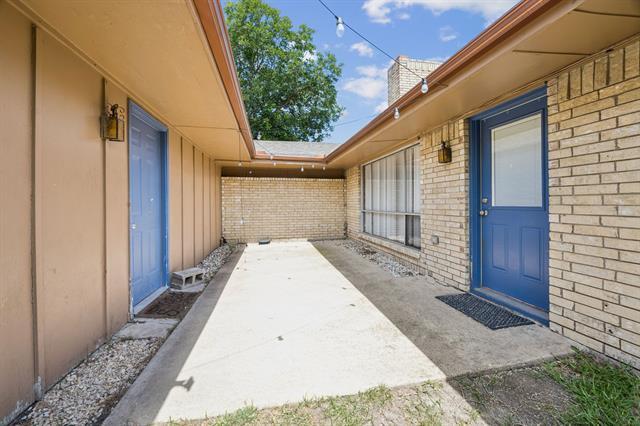 Building Photo - 7639 Dentcrest Dr