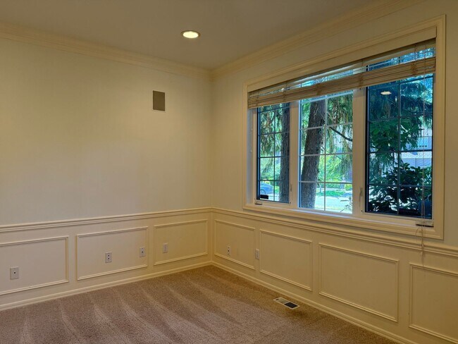 Building Photo - 27171 SE 25th Pl