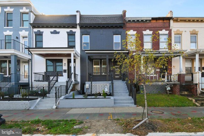 Building Photo - 517 Florida Ave NE