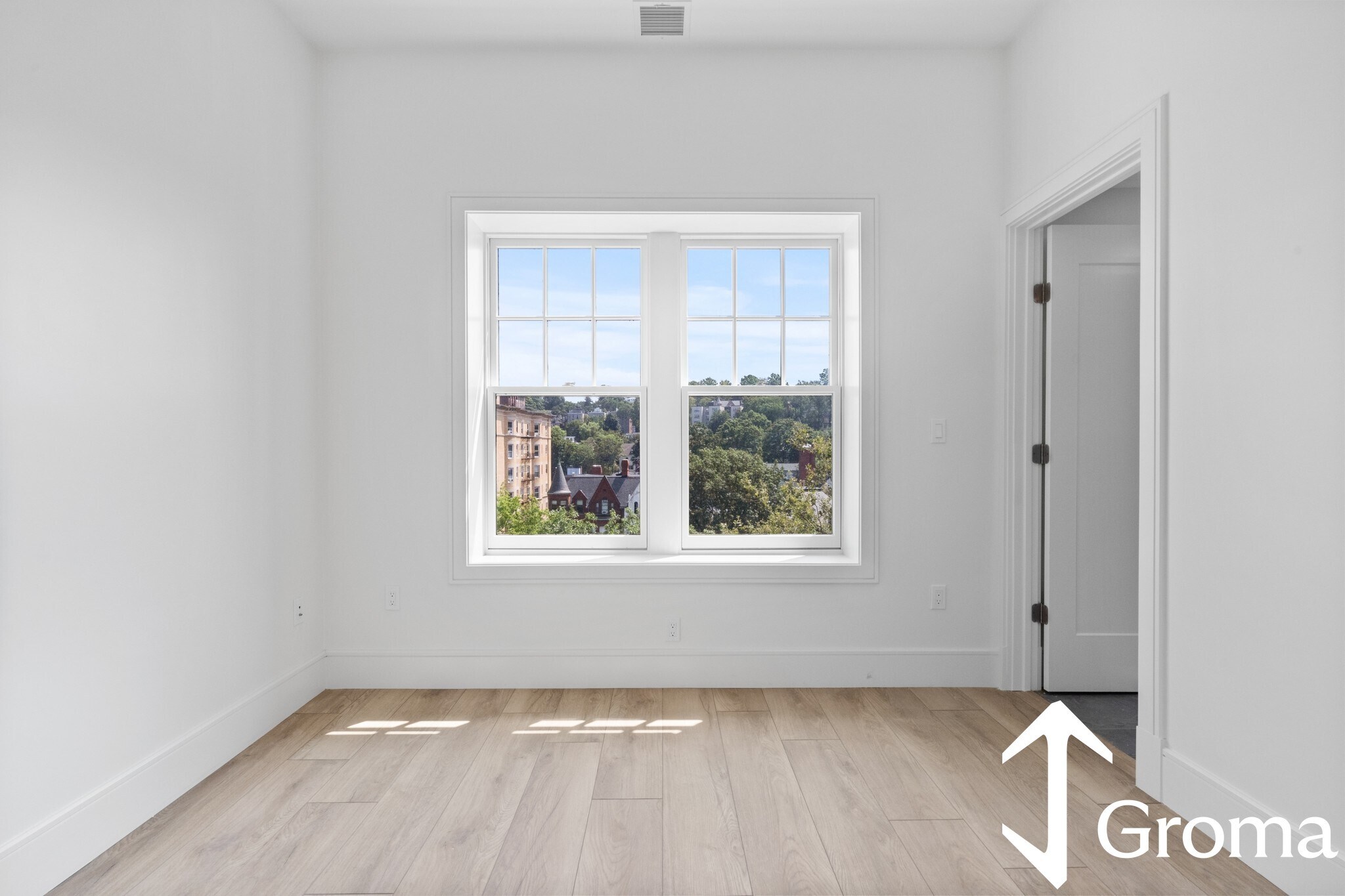 Building Photo - 1580 Beacon St