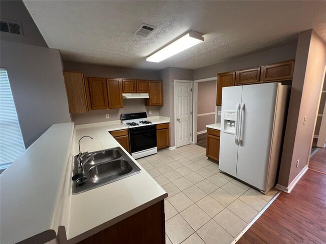 Building Photo - 815 Ahearn Ct