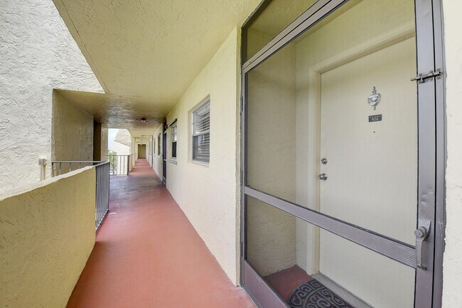 Building Photo - 23305 Barwood Ln N