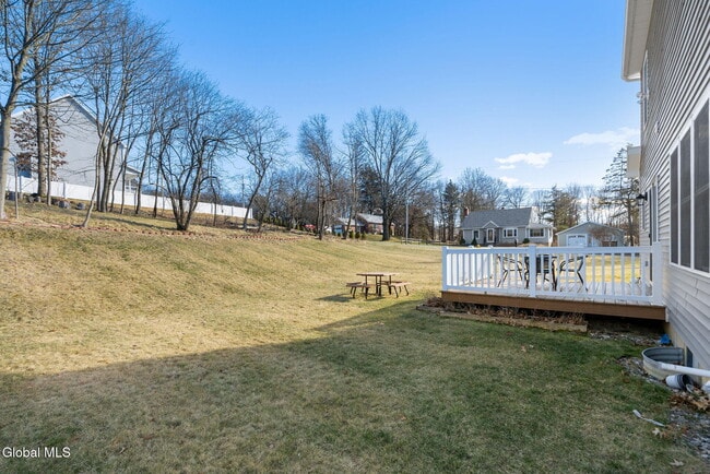 Building Photo - 2 Birch Ct