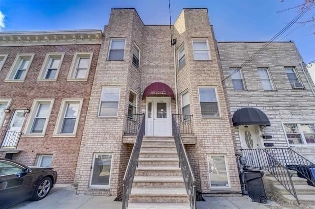 Building Photo - 295 New York Ave