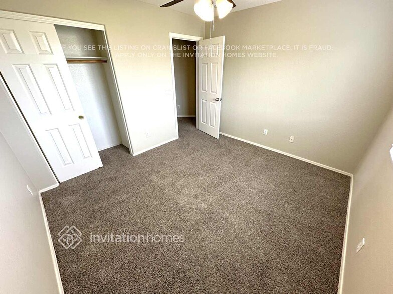 Building Photo - 7211 S 8th Terrace