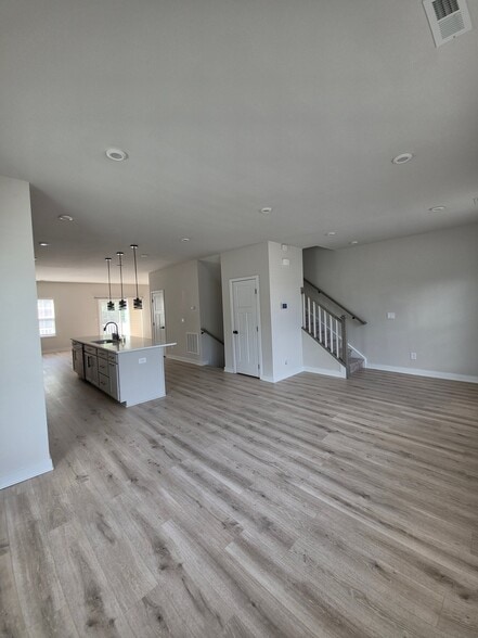 Building Photo - 2195 Autumn Cyprus Ave