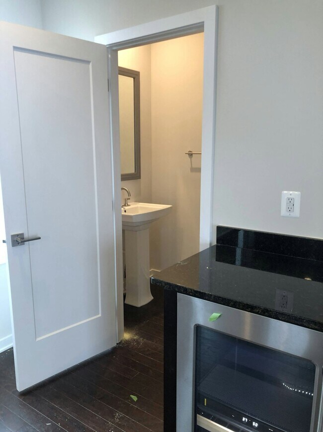 Building Photo - 22188 Webster Pk Ter