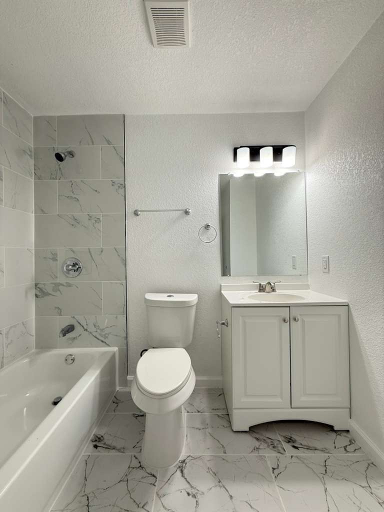 Building Photo - 8206 Grimchester