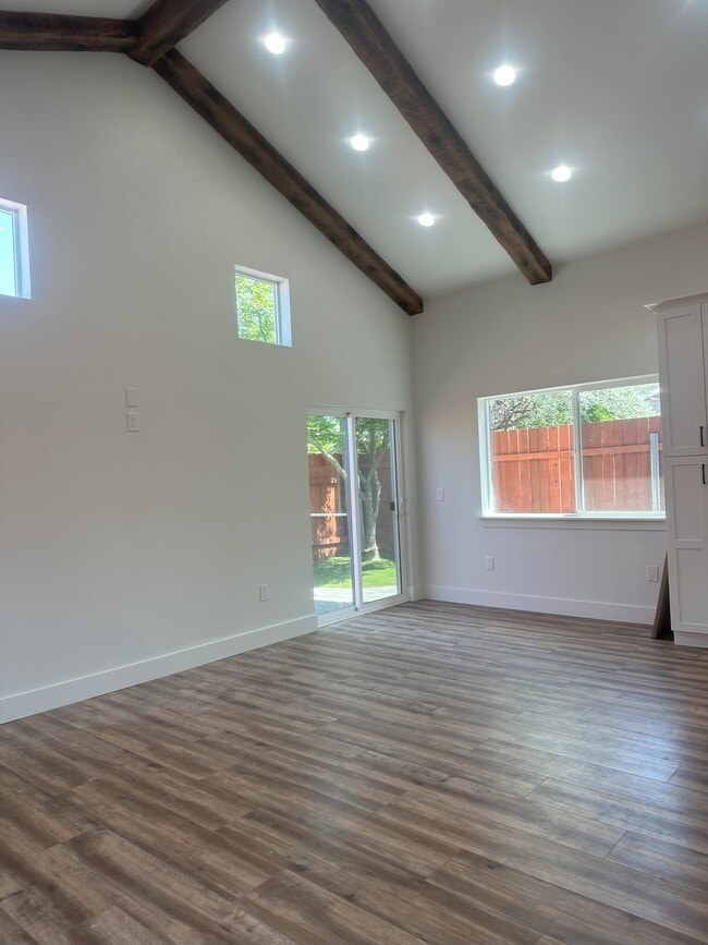 Building Photo - 10630 Campana Way