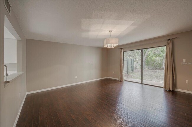 Building Photo - 918 Sunridge Dr