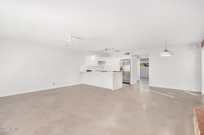 Building Photo - 7401 E Northland Dr