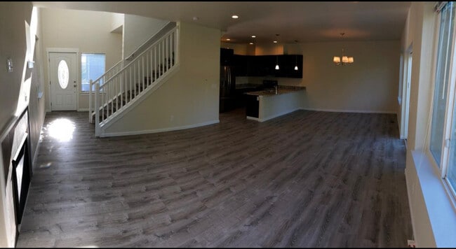 Building Photo - 1019 122nd Ave NE