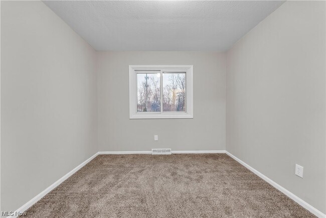 Building Photo - 17575 Howe Rd