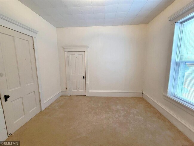 Building Photo - 210 N Fremont St