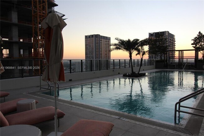 Building Photo - 11 NE 6th St