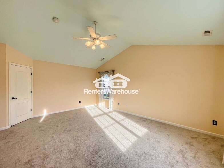 Building Photo - 1009 Hawthorne Farm Terrace