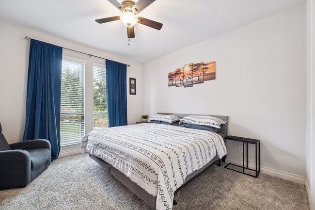 Building Photo - 1307 Hackberry Heights Dr