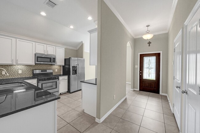 Building Photo - 13810 Rosemere Ln