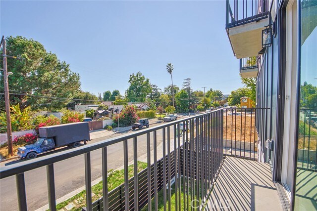 Building Photo - 10719 Addison St