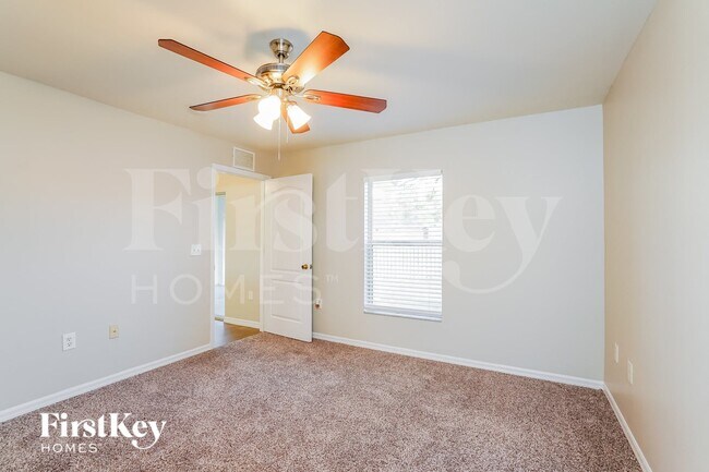 Building Photo - 363 Claridge Cir