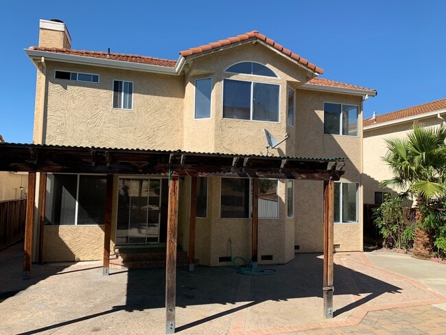 Building Photo - Beautiful Pittsburg Home