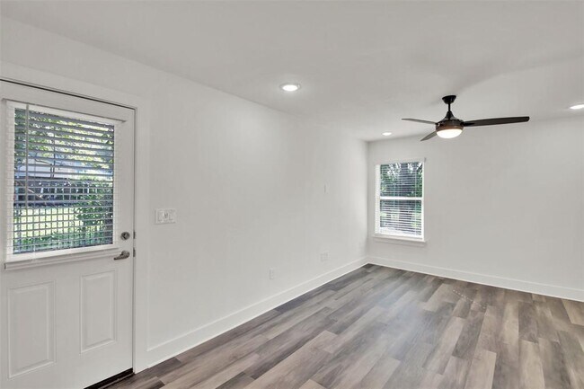 Building Photo - 2101 Benwick Cir