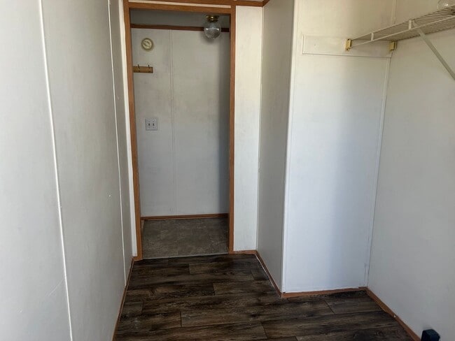 Building Photo - 2 Bedroom Singlewide near Pinetops Hilltop Mobile Home Park