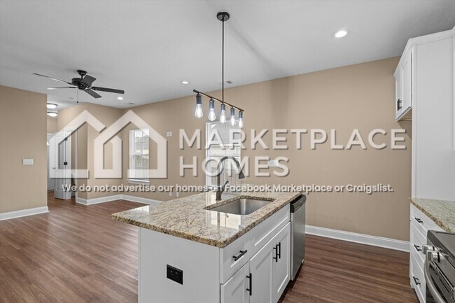 Building Photo - 108 James St