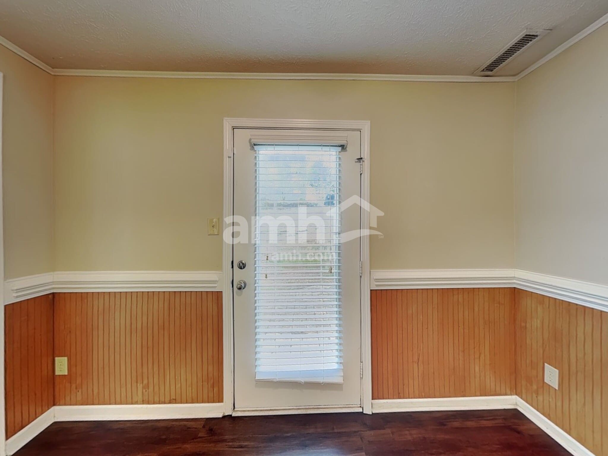 Building Photo - 926 Littleton Dr