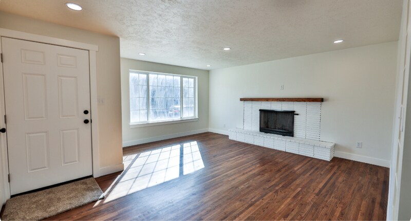 Building Photo - 350 W 2575 N