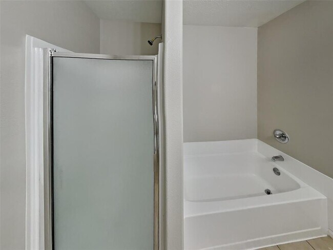 Building Photo - 16179 Summer Breeze Ct