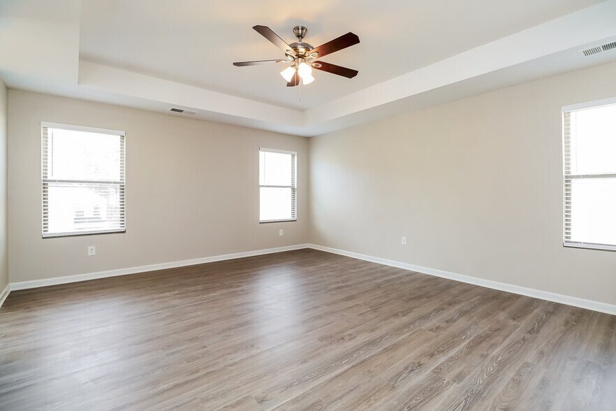 Building Photo - 1079 Lear Dr