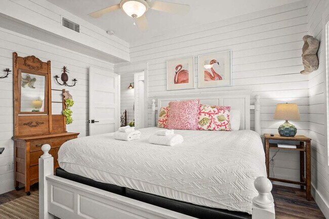 Building Photo - 707 Parkplace-SI ID1036727P