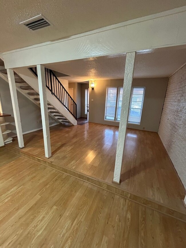 Building Photo - This home is sure to impress any homeowner