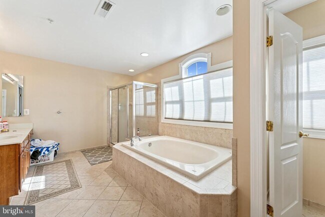 Building Photo - 17614 Auburn Village Dr