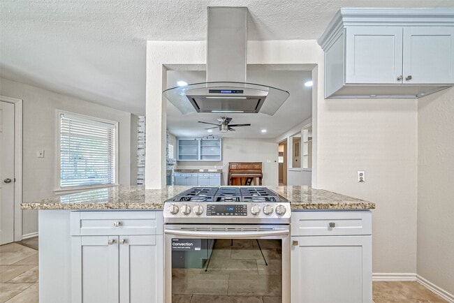 Building Photo - 9707 Kit St