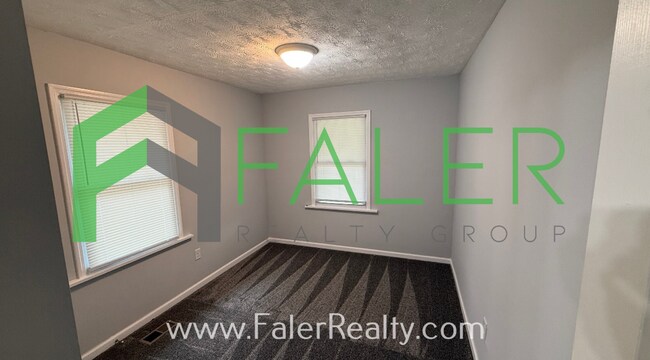 Building Photo - Adorable 2-Bedroom Bungalow