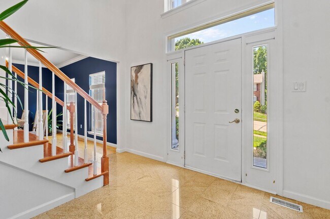 Building Photo - 16611 Highland Summit Dr