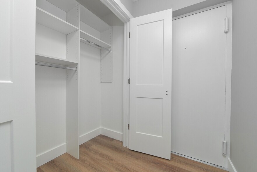Entrance Closet with Build-Ins - 20333 Detroit Rd