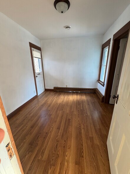 Bedroom 2 with closet - 10 E Nelson St