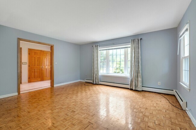 Building Photo - 68 Briarwood Ave